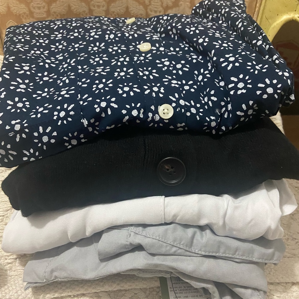 Men’s L Large Lot Sweater Shirts Shorts ($72 plus retail)